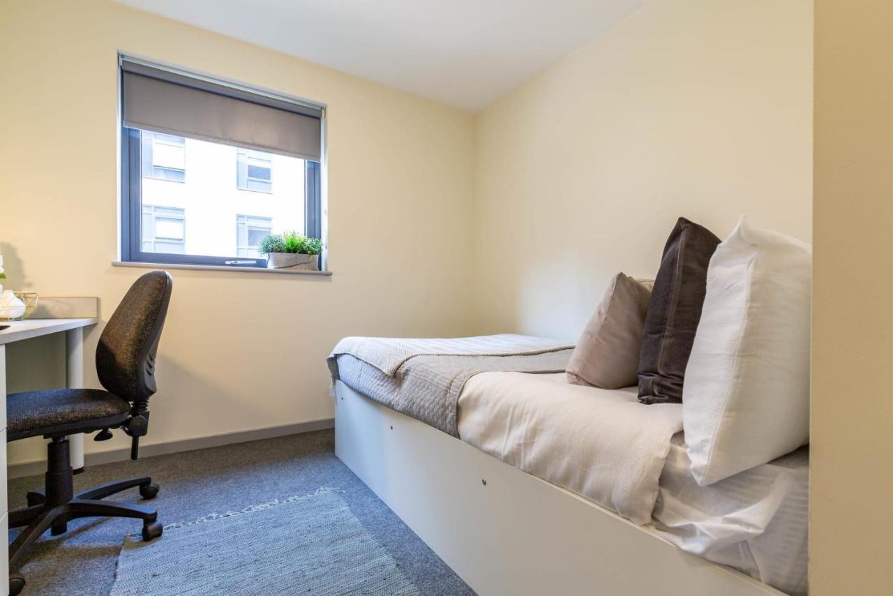 Апартаменты Bryson Court In Newcastle Экстерьер фото